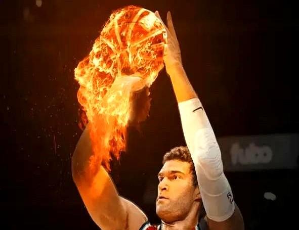 首发中锋伤了，球队反而打疯了。

快船这赛季开局稀烂，前27场就赢了6场。202