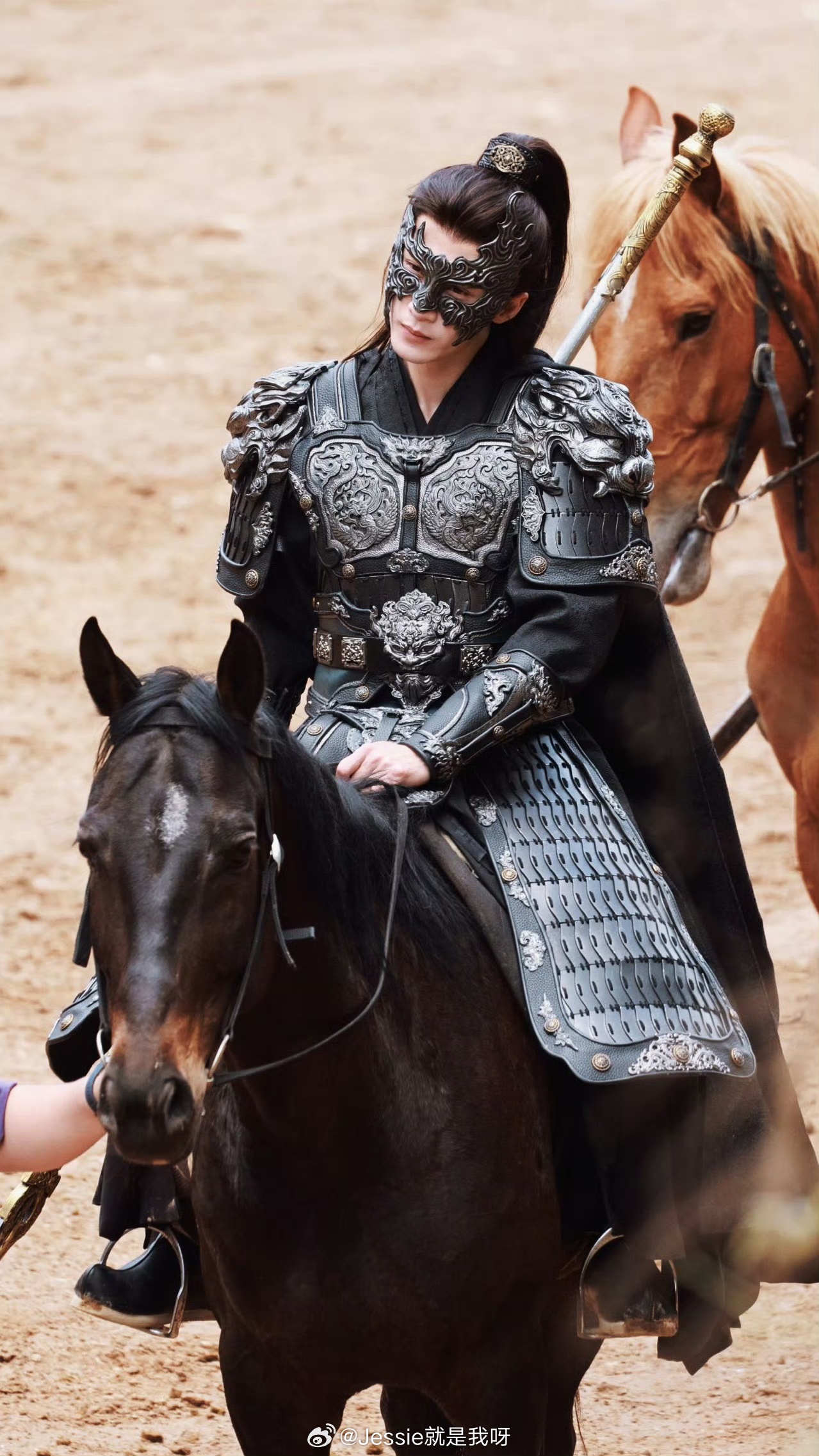 这个谢却山真的夯爆了 真的就不能边拍边播吗？檀健次谢却山将军造型jct檀健次谢却