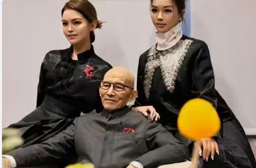 93岁的游本昌逝世很突然，让孙女游叶盈不敢信！
游本昌孙女游叶盈琪透露，就在去世