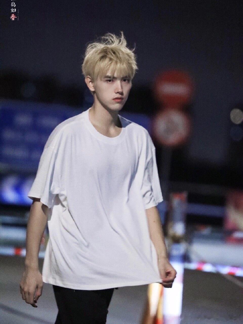 偏偏宠爱 陈飞宇不管是不是，都可以对陈飞宇的选择做最好的期待，他真的很会挑剧本也