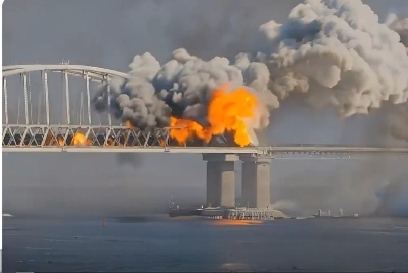 当地时间2026年4月6日下午，巴拿马首都巴拿马城美洲大桥附近那一起油罐车爆炸事