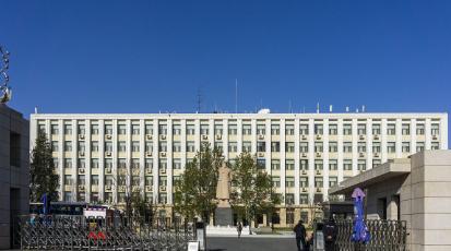 北京市属公办高校里被严重低估的一所——首钢工学院。
学校在北京石景山区晋元庄路6