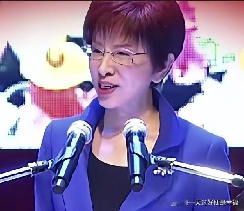 洪秀柱已经七十七岁？
千真万确。
原先以为她五十左右，最多不会超过六十岁。
健康