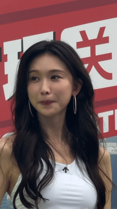 林志玲回应少女感林志玲的少女感从不是天生，而是运动赋予的底气。坚持锻炼让她体态舒