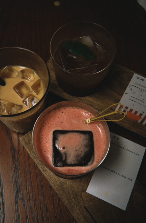 今日：有雨日常 和健身搭子约一杯，慢悠悠好惬意 