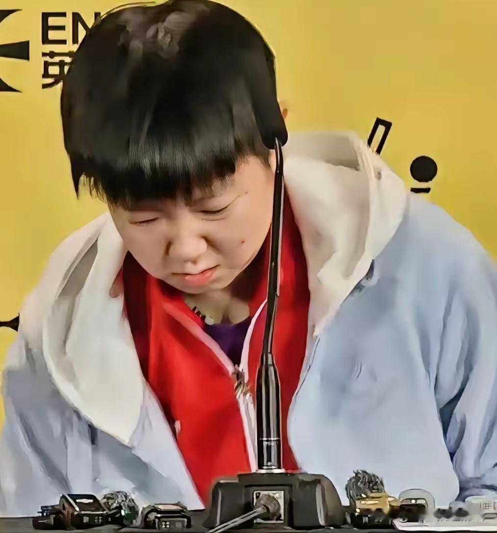 莎莎本土大满贯赛爆冷输球让人看到了她脸上的疲惫！

莎莎为国乒女队付出了太多，肉