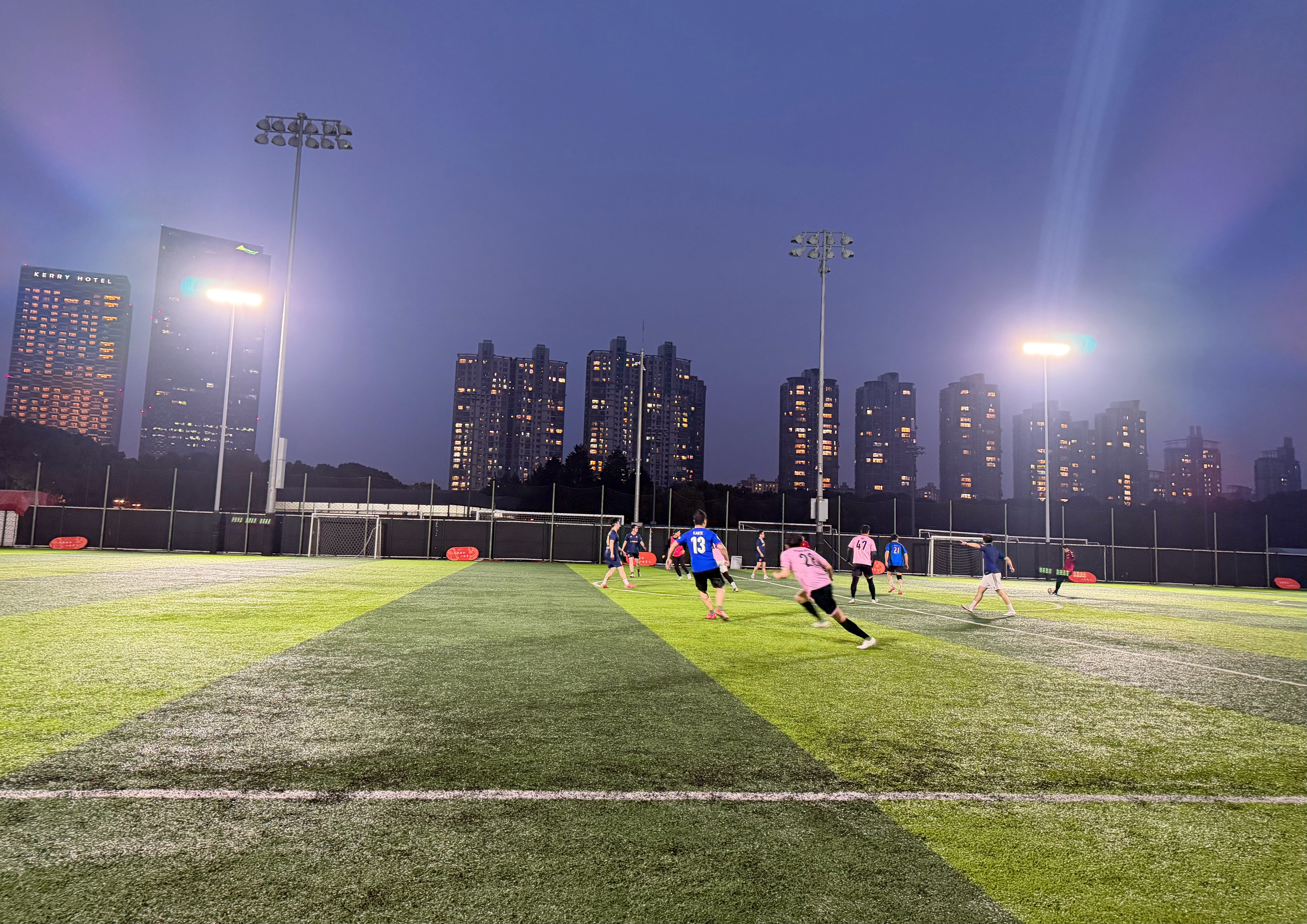 今天必须穿出行短裤踢球必须穿球员版训练短袖和FG球鞋今日队友初中生海港球迷贤聊球