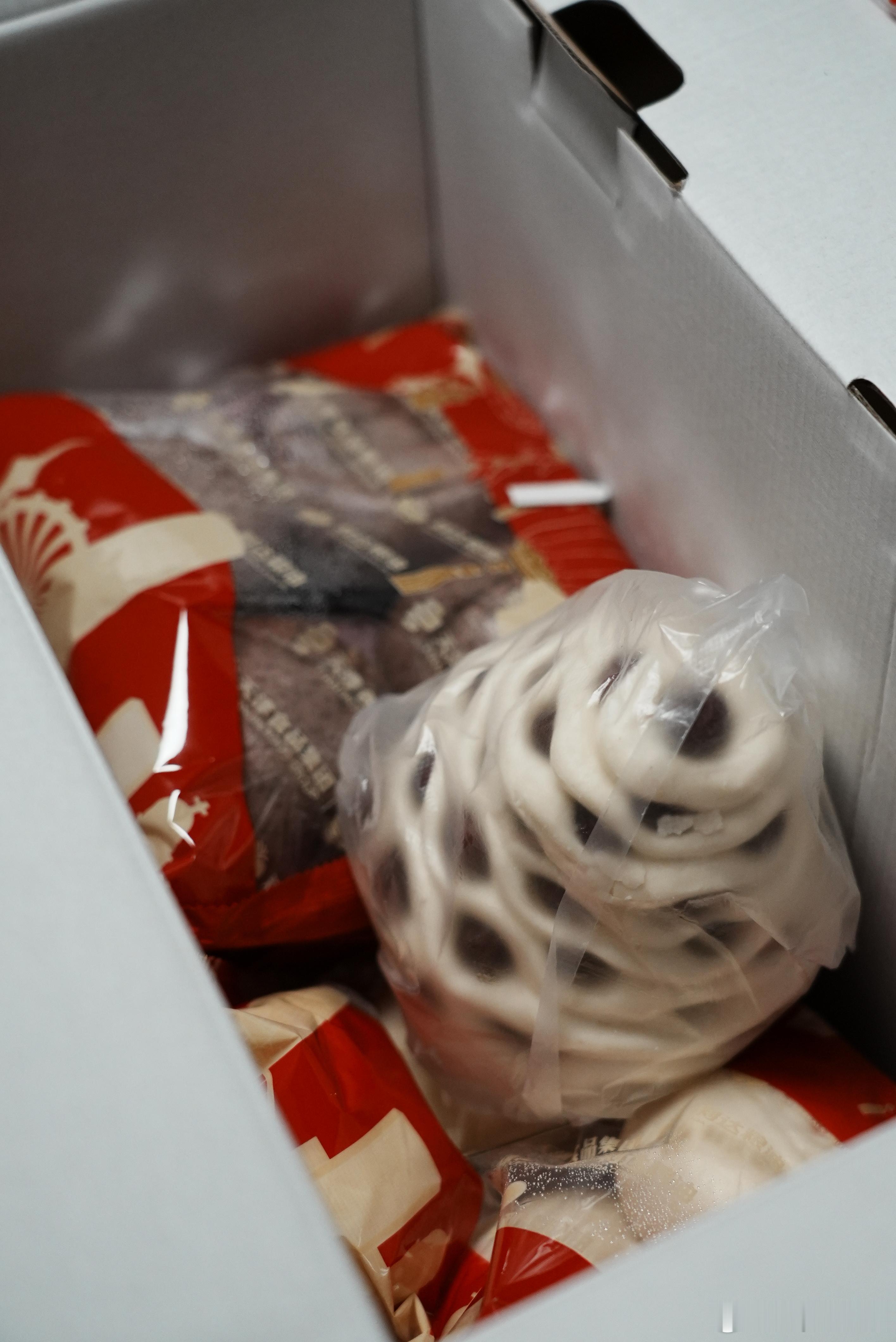 这是开年收到的第一份福气满满的礼盒利达粮油承包了过年期间的所有面点不但有馒头包子