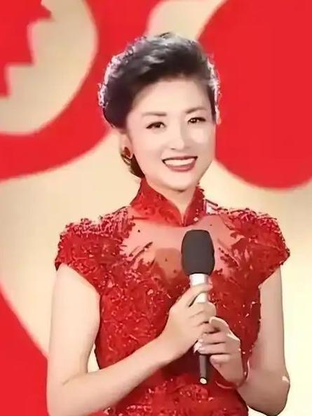 曾经的“央视一姐”周涛，宣布拍短剧，原来美丽的女人从来不设限

57岁的周涛，主