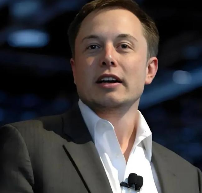 美国上将问马斯克，如何在军事上，击败中国？，马斯克毫不避讳一针见血地回答，中国经