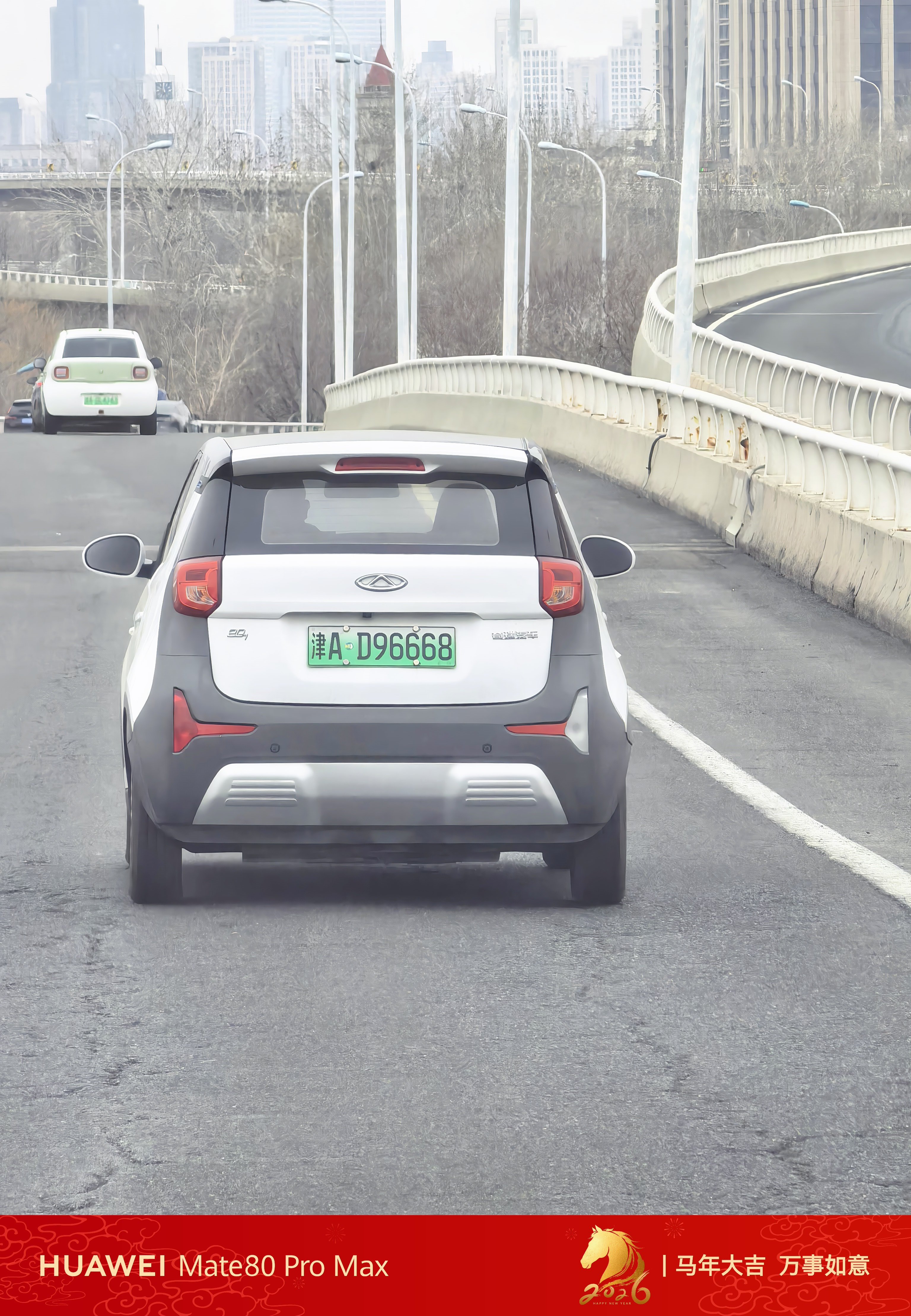 这个奇瑞小车的车牌真好啊，96668，这个牌一定要留下来，当传家宝。 