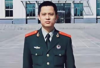 多么讽刺！2011年，22岁武警战士吴艳杰，击毙14名暴徒、救下6名人质，身中2