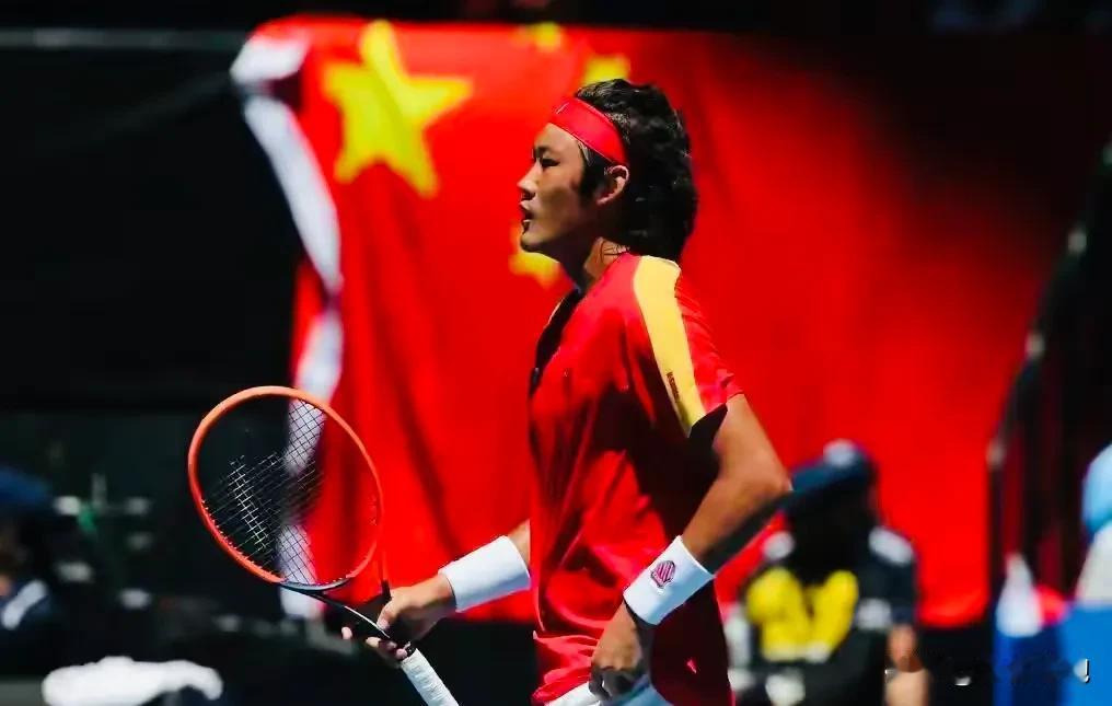 中国球员巴黎奥运网球首轮比赛时间安排如下，男单有张之臻，女单有郑钦文、袁悦、王欣