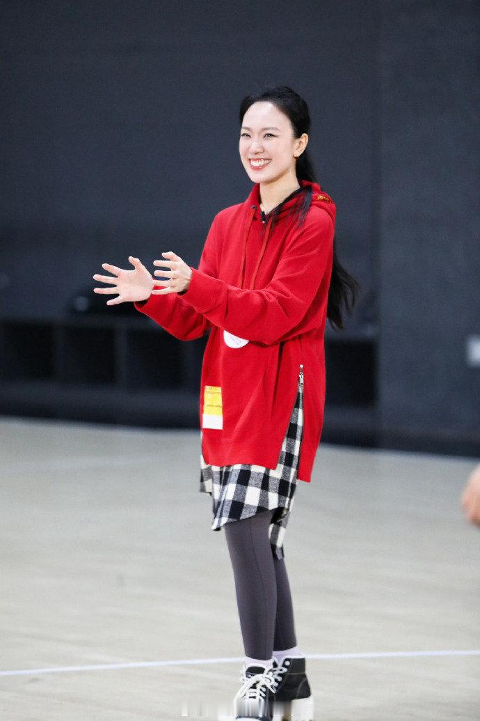 苗梦初担心没人投票 声乐老师直言歌曲缺力量，建议用脆弱感诠释内核，苗梦初却因担心