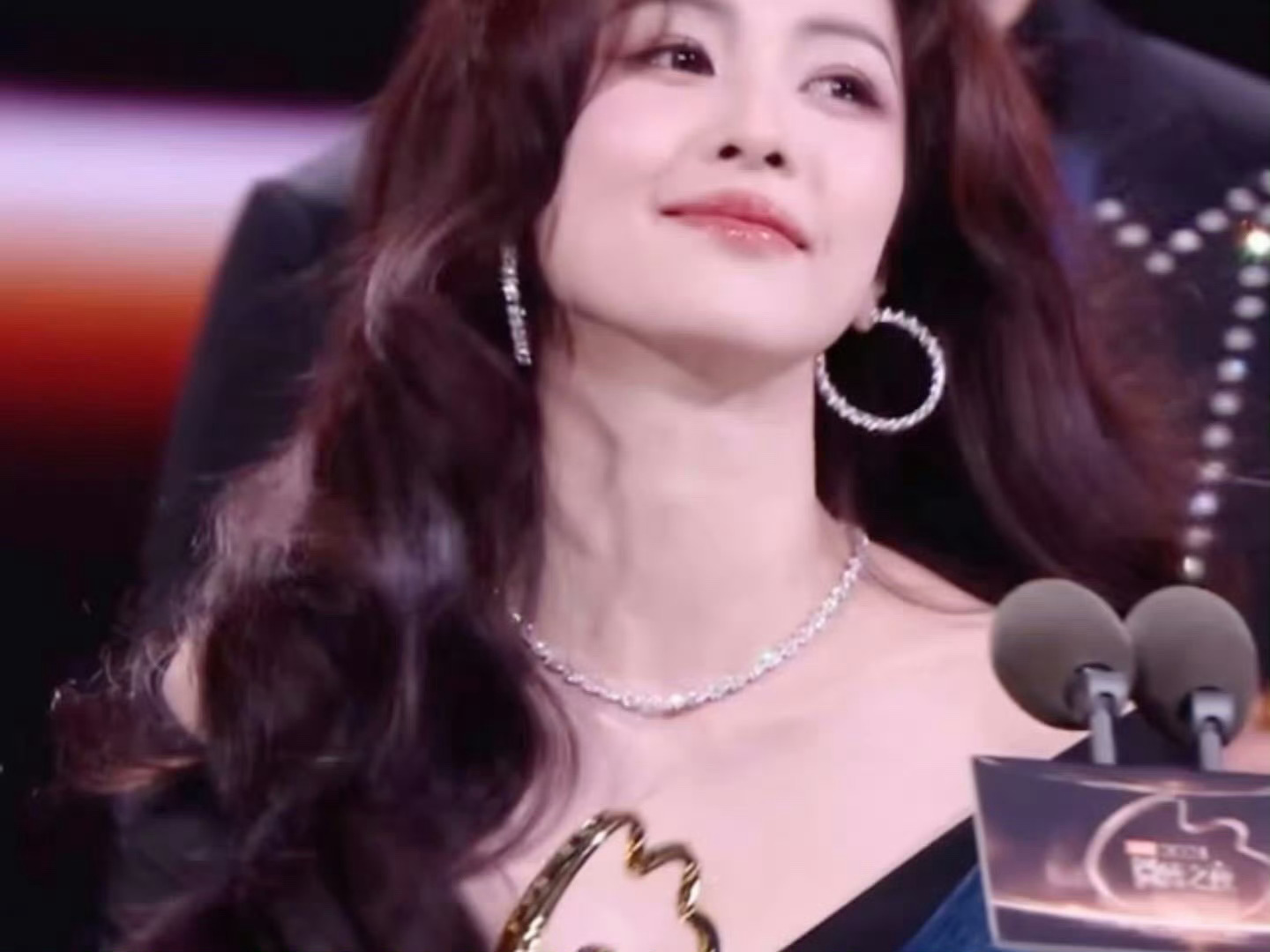 白鹿 死嘴快别笑了  白鹿太漂亮了🥰🥰 大家看白月梵星 