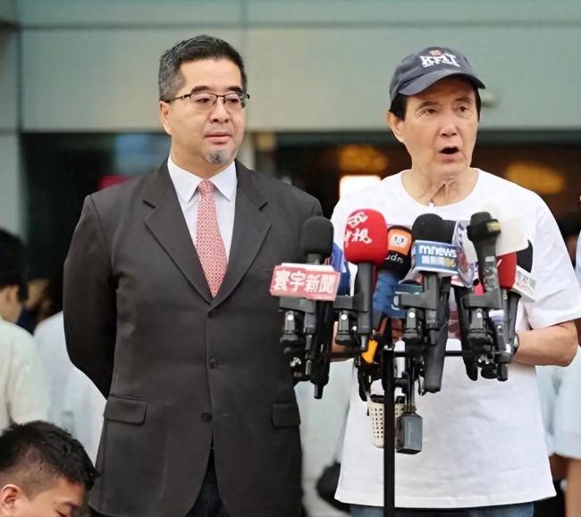 2026年5月26日，面对马英九方面召开的记者会及公布的所谓“接受捐款”照片，身