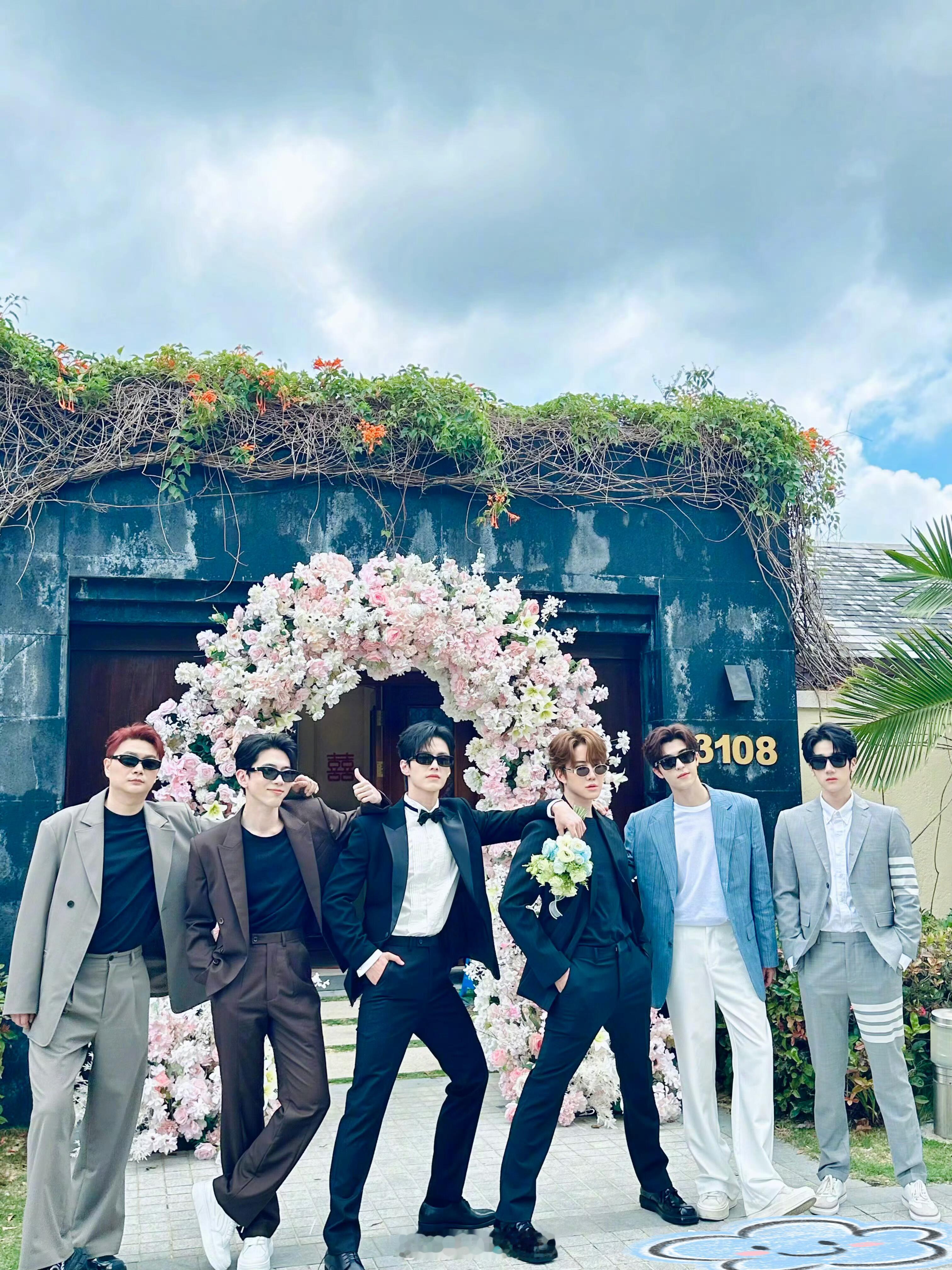 双轨婚礼新郎伴郎团男团好帅！剧里再多抖点花絮出来就好啦 