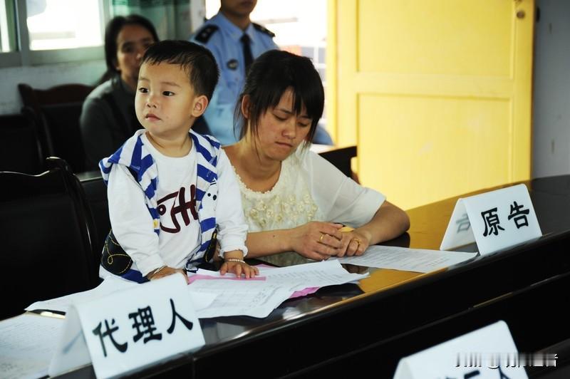 郑州一场离异家庭的抚恤金纠纷令人唏嘘：女子离婚仅五天，前夫猝然离世，婆家为10万