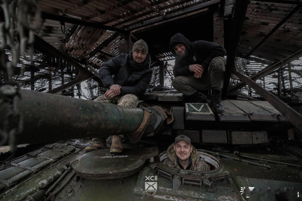 乌克兰第92旅缴获俄军1辆T80坦克
近日，乌军第92旅在乌东战场成功缴获俄军一