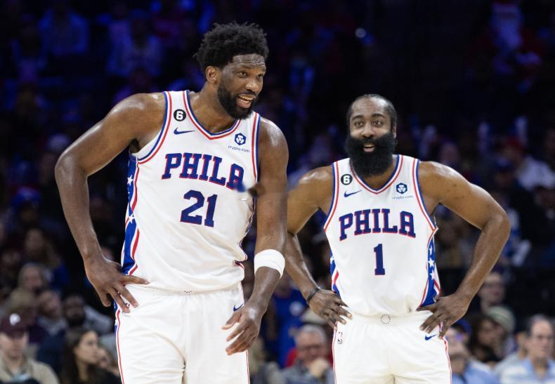 NBA常规赛，76人主场114-106逆转击败骑士。赛后恩比德接受了记者采访。当