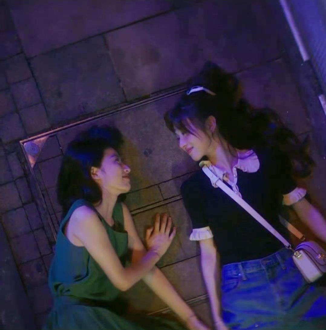 女孩子之间的友谊很好磕 ​​​