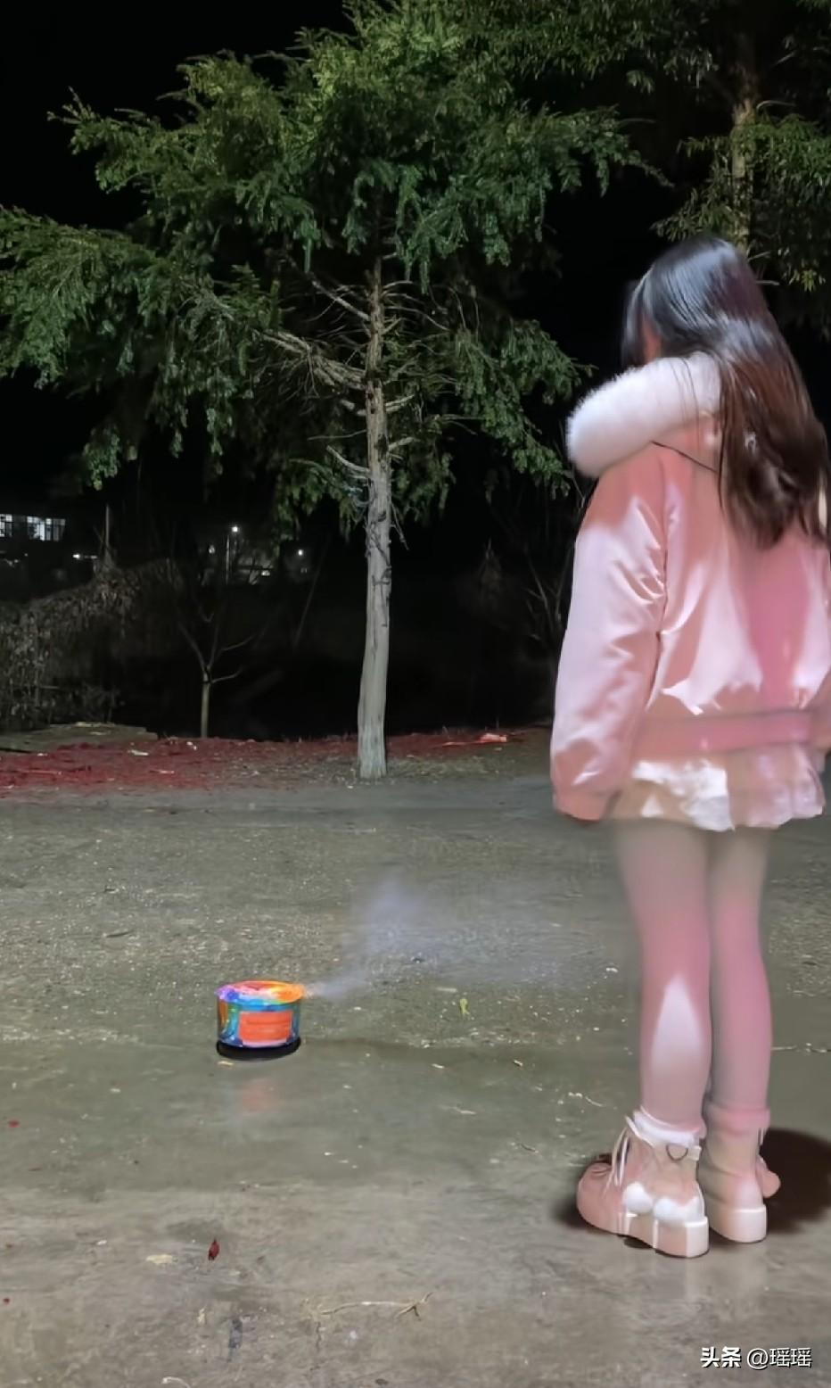 明明很喜欢这种，但现实里也碰不到，碰到了也不敢追