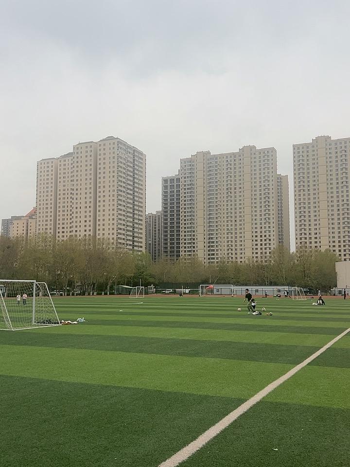 今天有个当事人已经咨询我三四次了，他觉得我的思路清晰，想委托我办案，但一直在搞价