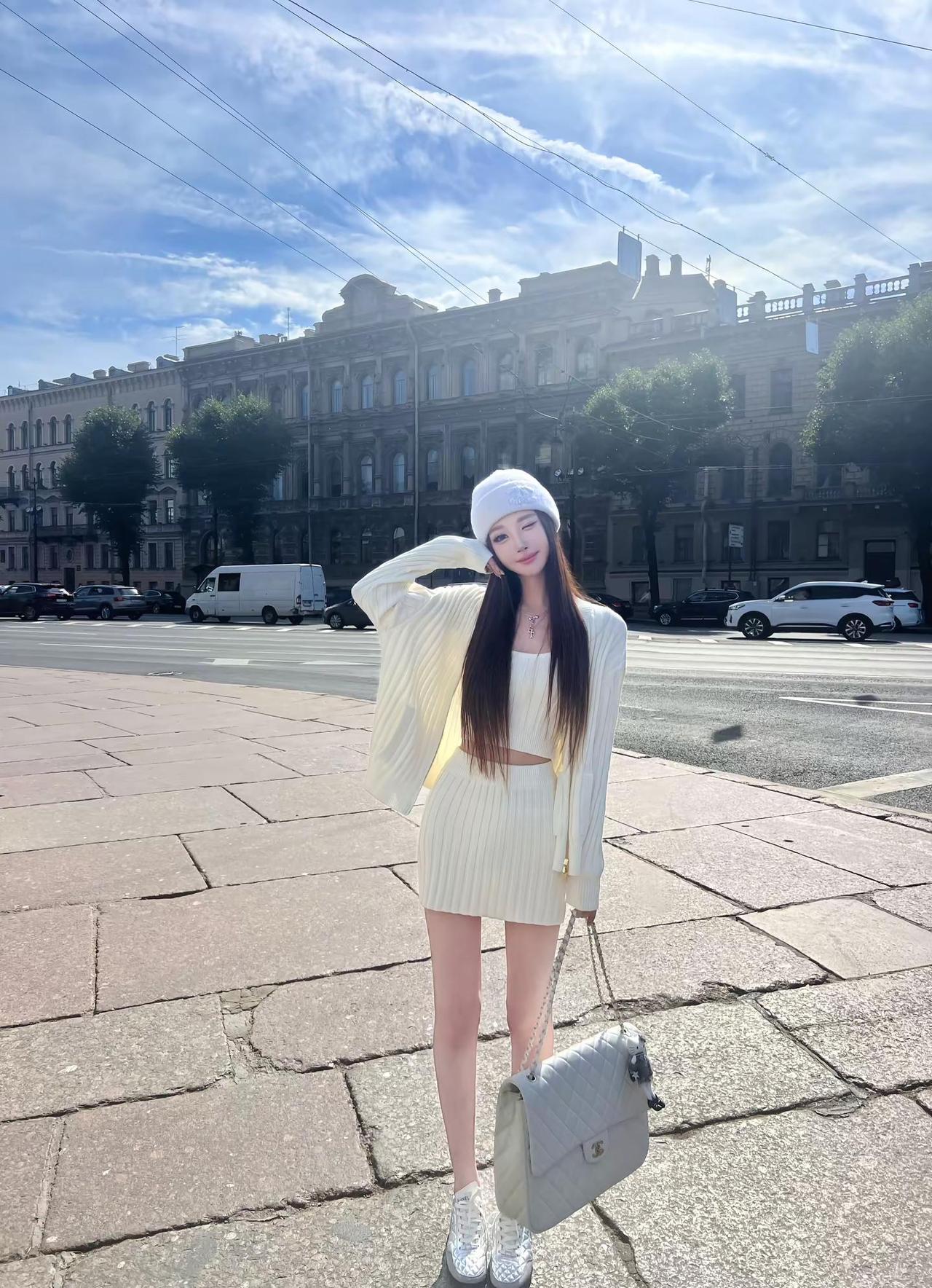 Vera Zhang月亮的私服。@月亮Vera