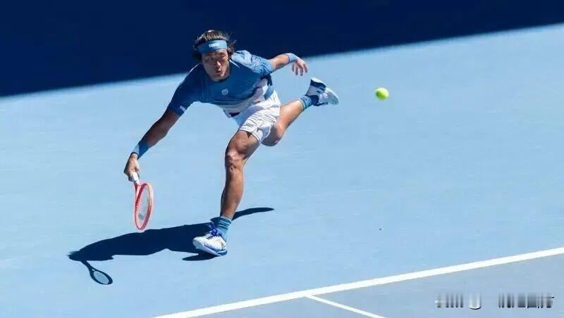 前中国男网一哥张之臻终于又夺冠了，去年因伤缺阵了大半个赛季的他，世界排名已大幅滑