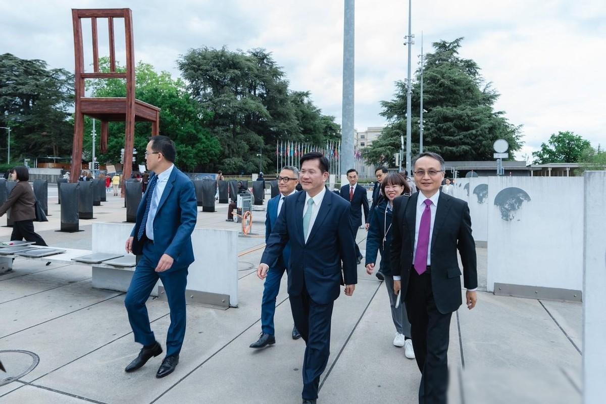 世界卫生大会即将召开，连一张入场券都没拿到手的民进党政客们，又开始演起了一出“蹭