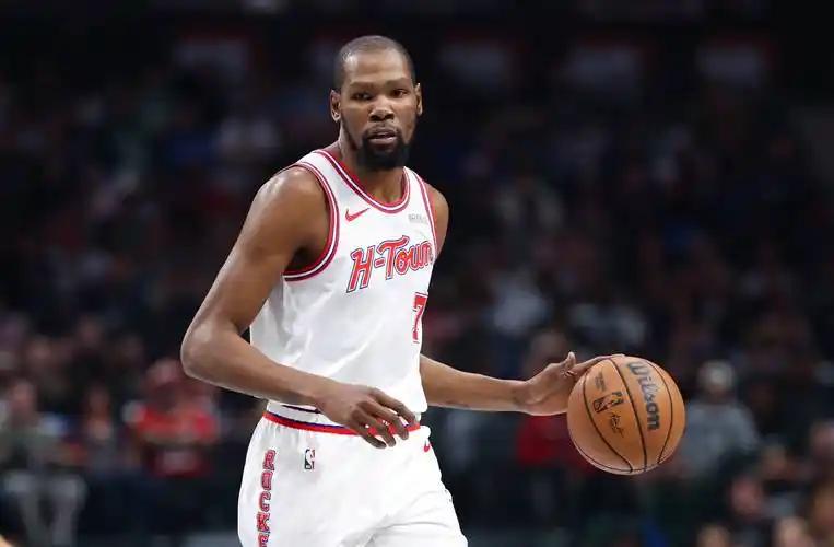 杜兰特要是“吃队友”，那NBA恐怕没人能独善其身了。
数据博主Stat Defe