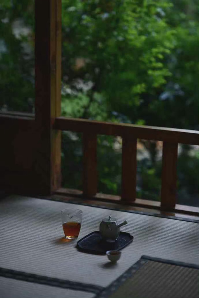林语堂曾说：“幸福无非就是四件事，一是睡在自家的床上，二是吃父母做的饭菜，三是跟