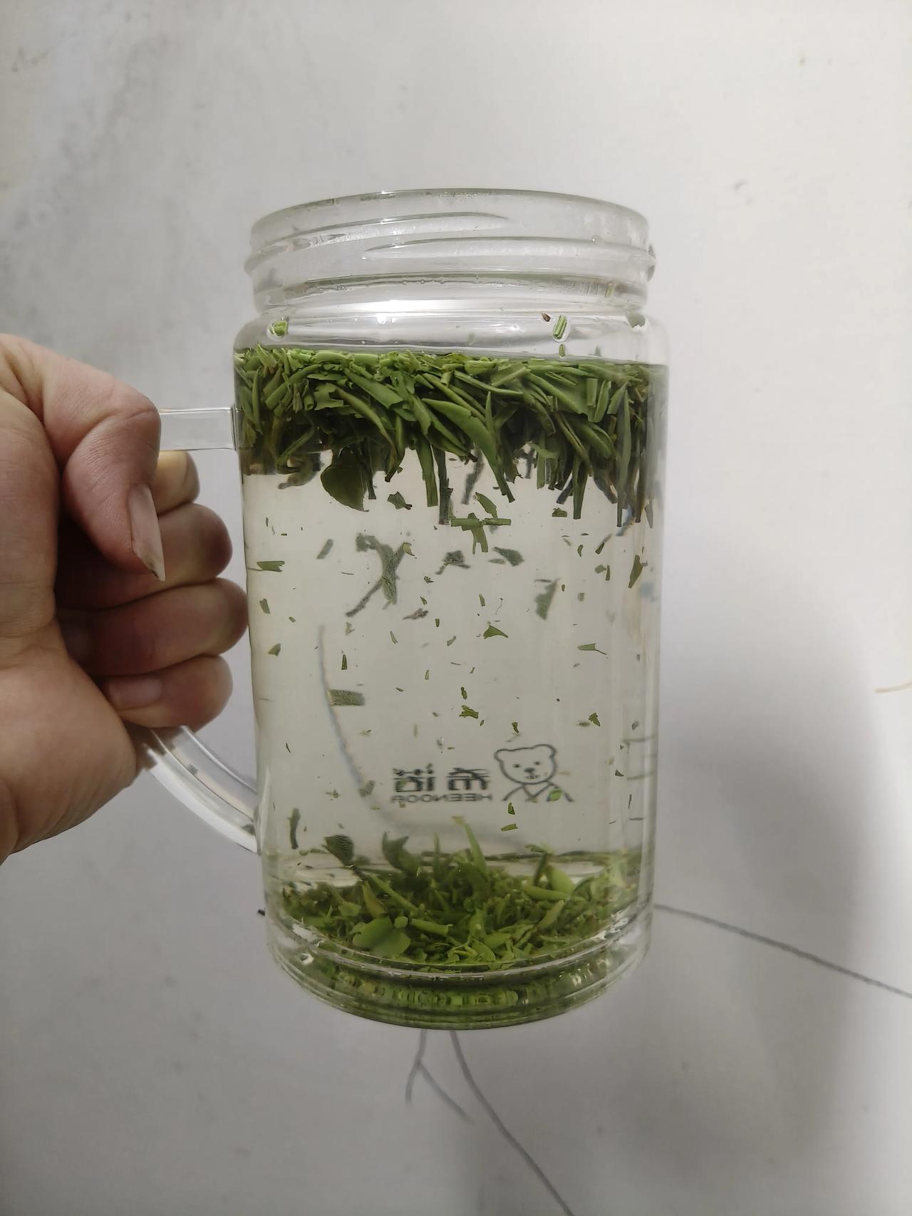 我这个点了，
还在喝茶，
有喜欢喝茶的朋友一起来交流下啊！
哈哈.....