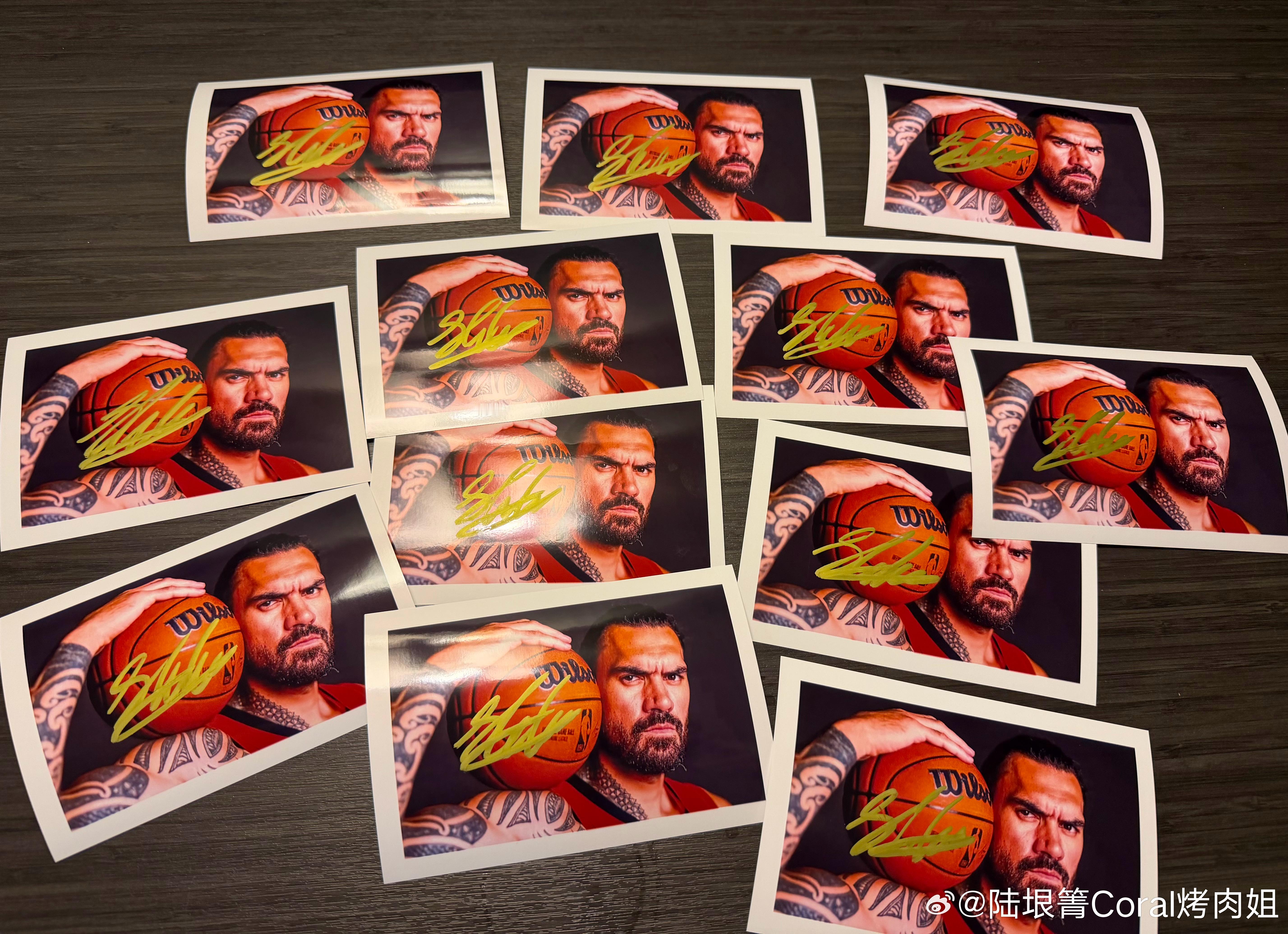 NBA二次元宅男的快乐就是如此简单不过亚当斯这PC主机和配置跟保罗乔治比还是差一