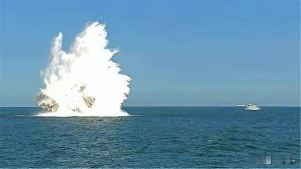 荷兰试了，行；
日本试了，也行。
轮到美国，干脆不试了，直接
动手抢。
看来这套