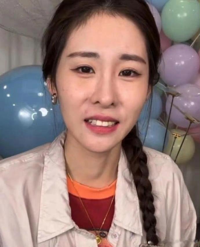 张碧晨直播敢不磨皮，真是勇敢！这样的真实，不是谁都敢露的 ​​​