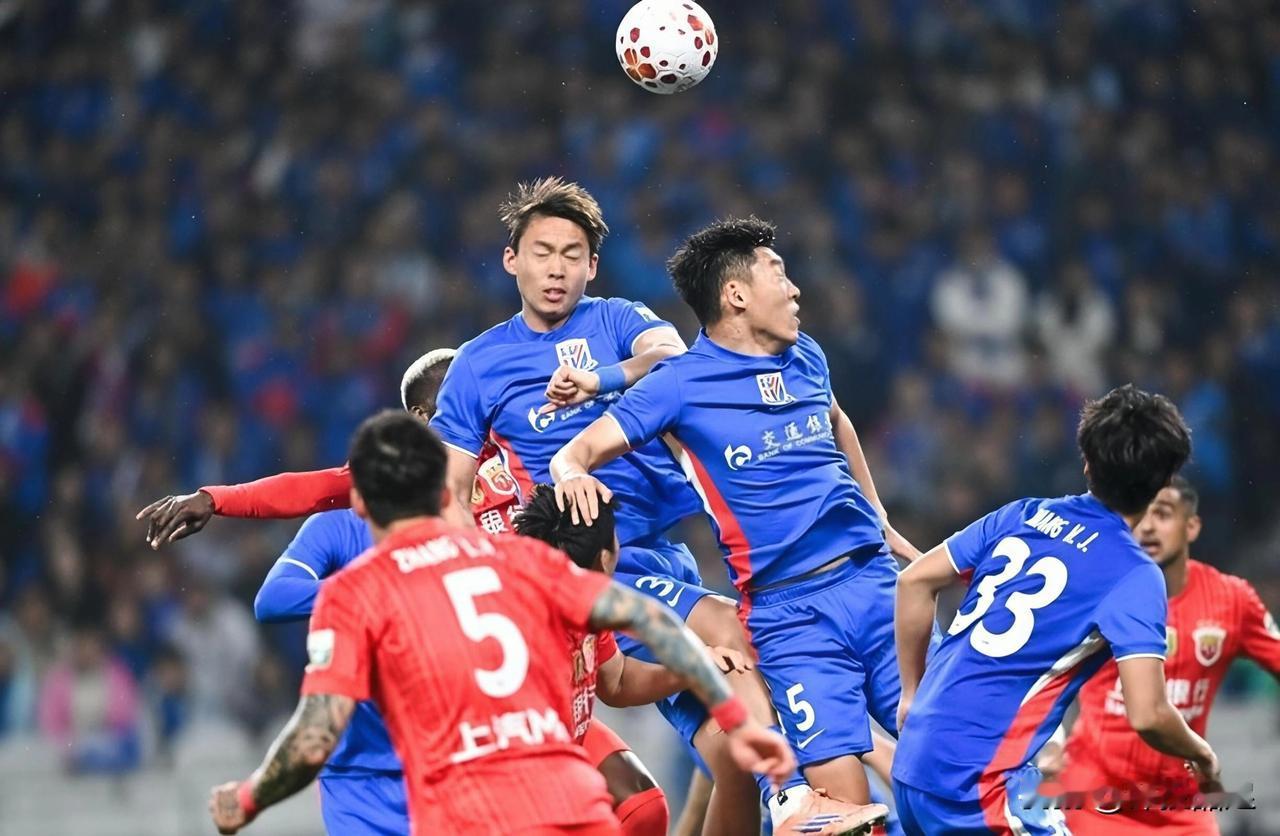 上海申花今晚在主场以1-0战胜上海海港。三个没想到！
1.没想到，卫冕冠军上海海