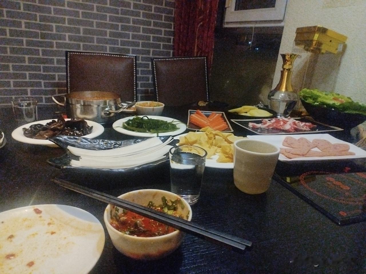 世上最伤感的事：一人吃两人餐……