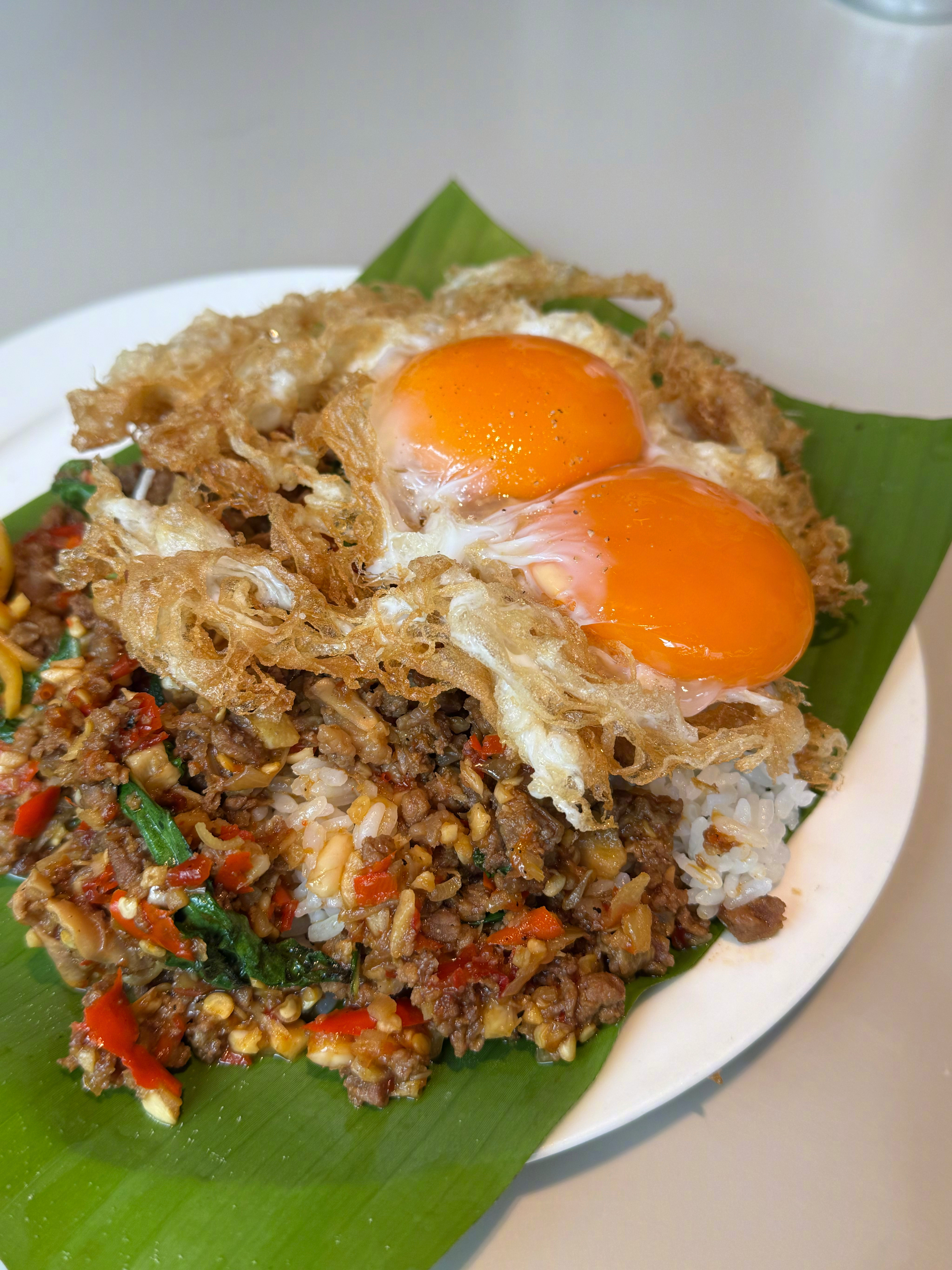 这辈子试过无数娱乐活动，体验下来，还是吃饭最快乐