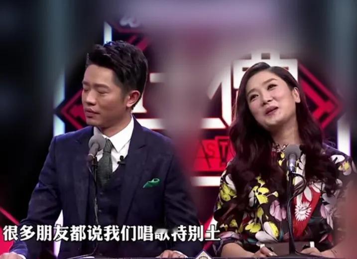你可以摆
也可以摸鱼
但不能真的菜！
凤凰传奇刚火的时候，很多人说他们的歌土，还