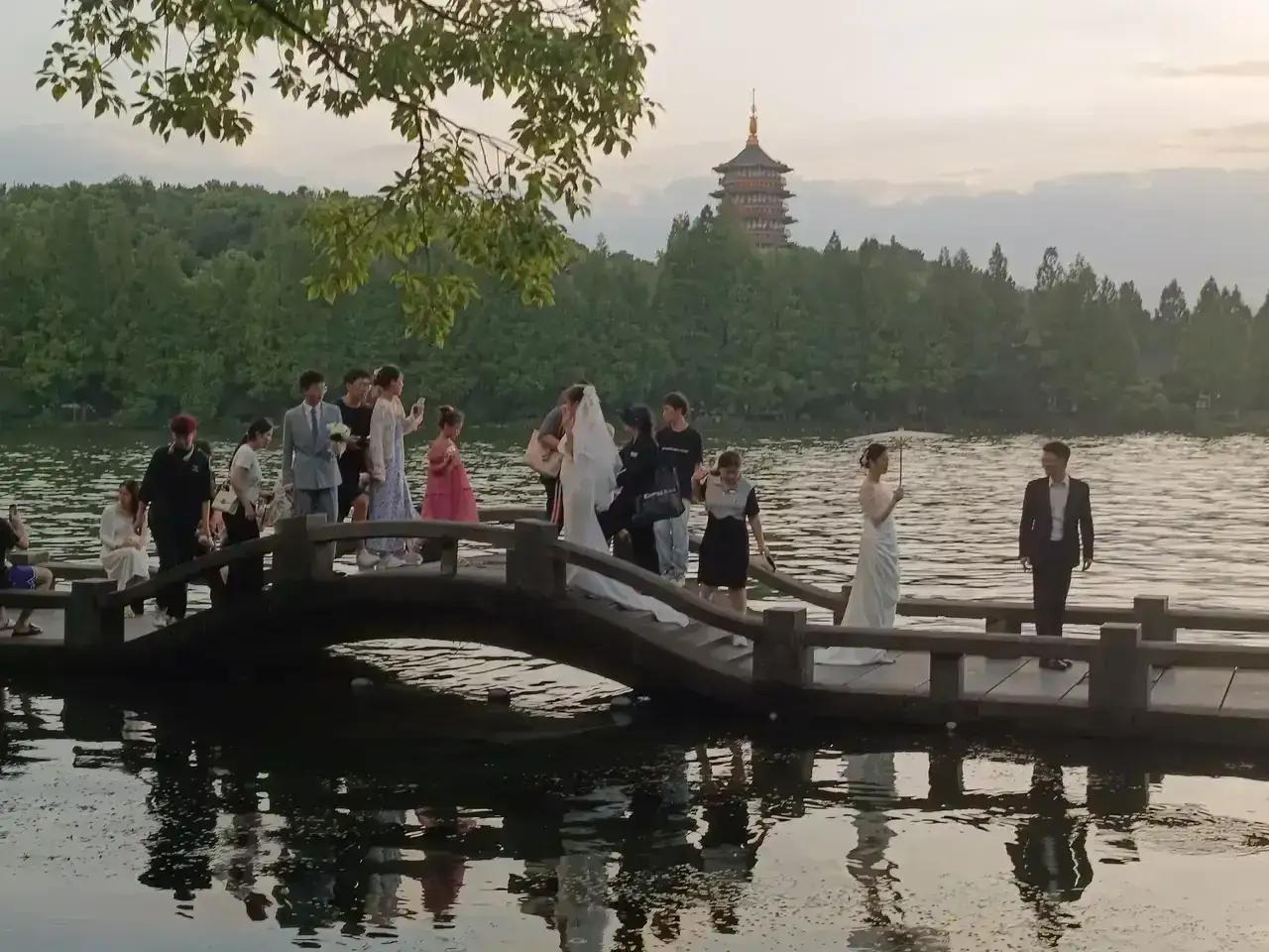 中美建设性战略稳定关系有利于世界和平稳定发展。中美确立建设性战略稳定关系新定位共