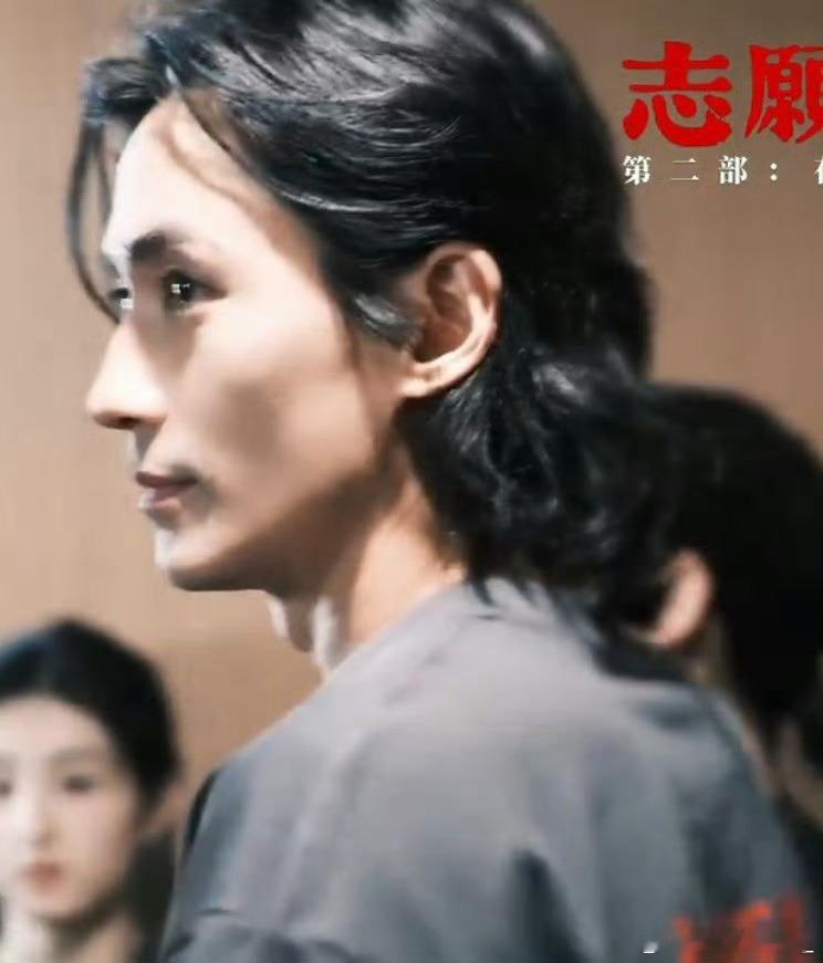 #朱一龙志愿军2首映礼路演特别记录##朱一龙[超话]#朱一龙你……硬汉一个，演这