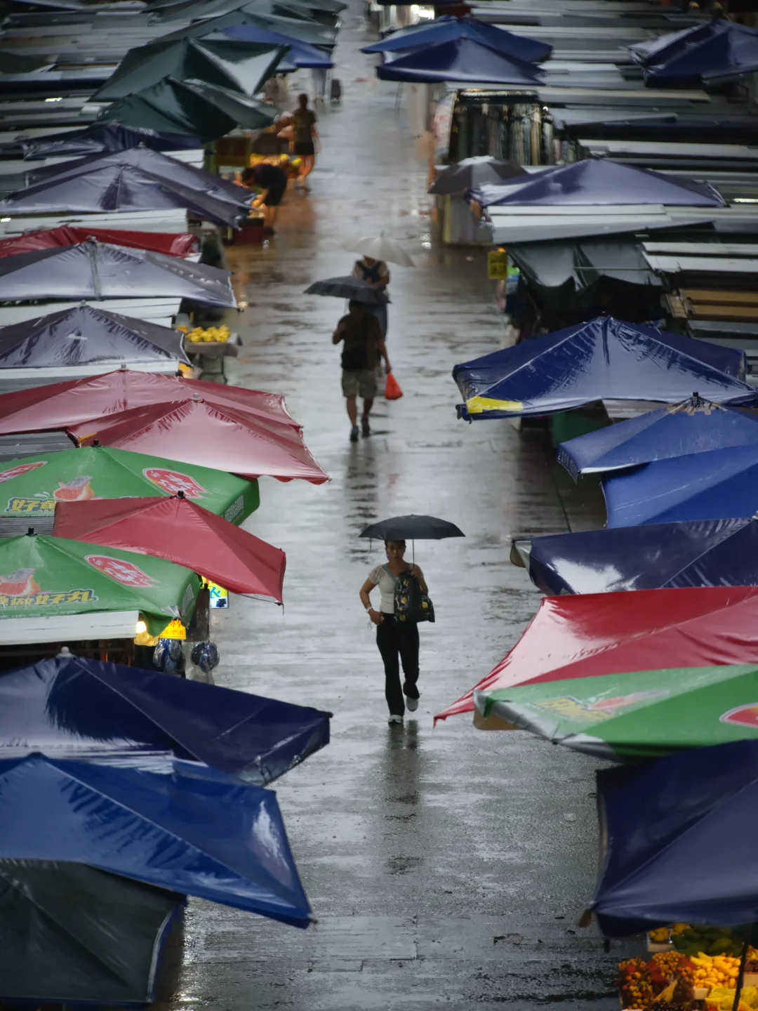 雨天还去香港扫街