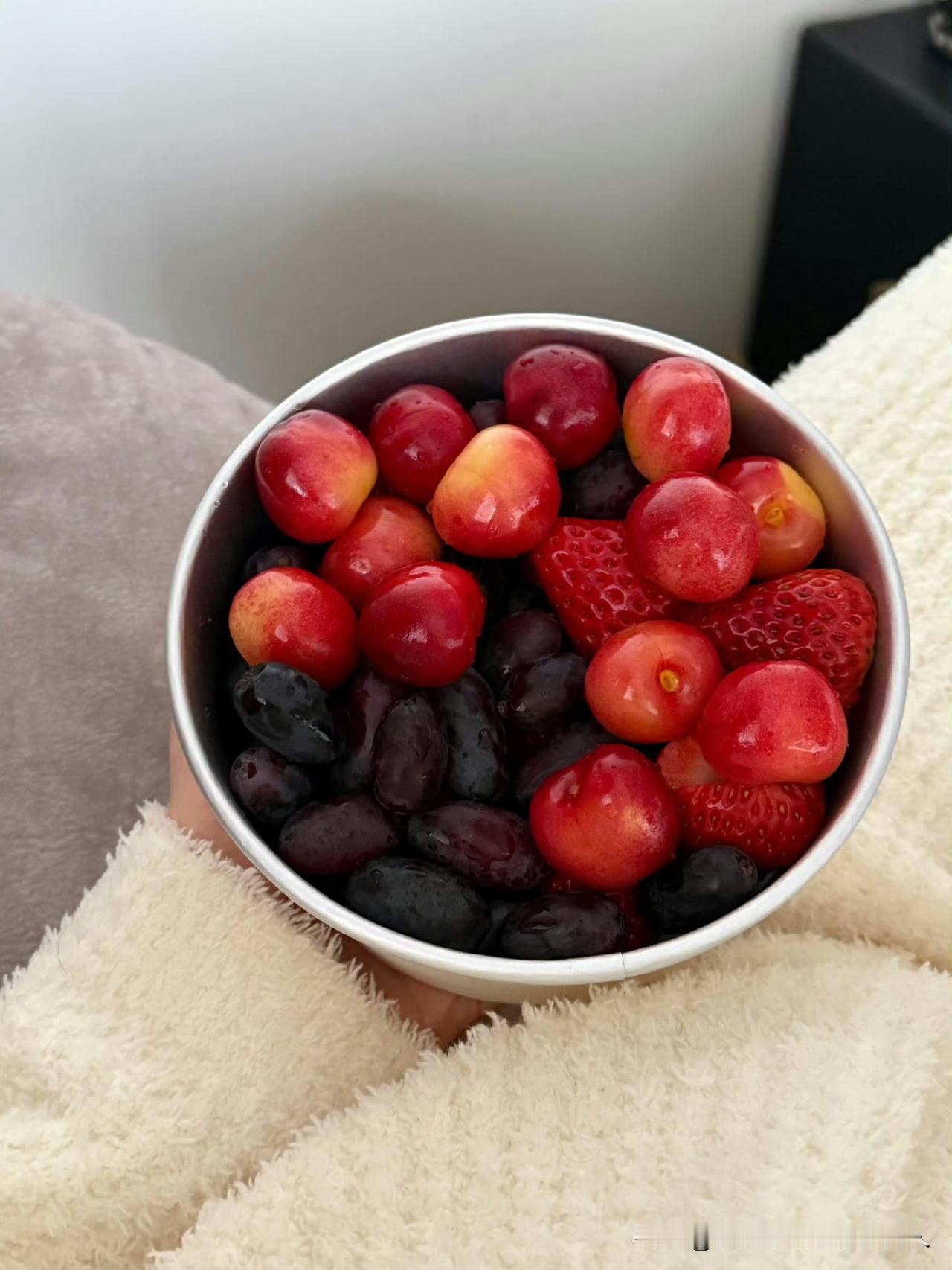 你发现没有
有两个职业，普通人真的干不了！一个不学必须教会——是老师
一个到那