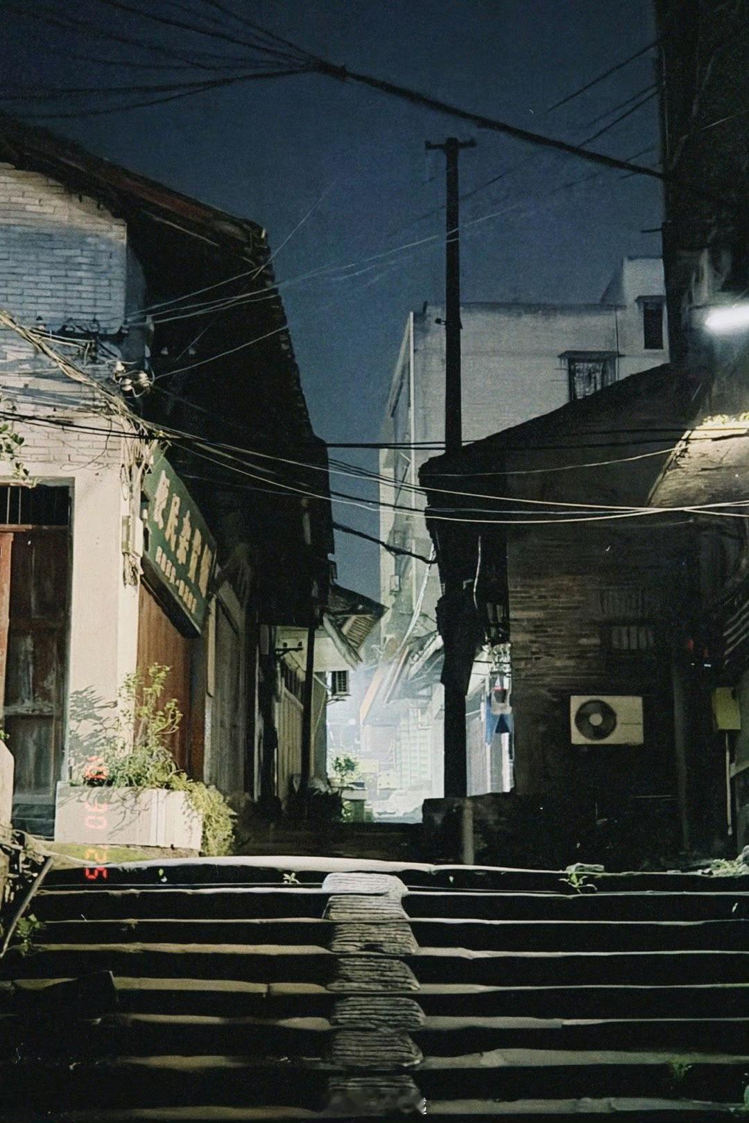 王星越告别10月plog 王星越告别10月plog来了，新的一个月充实快乐一切顺