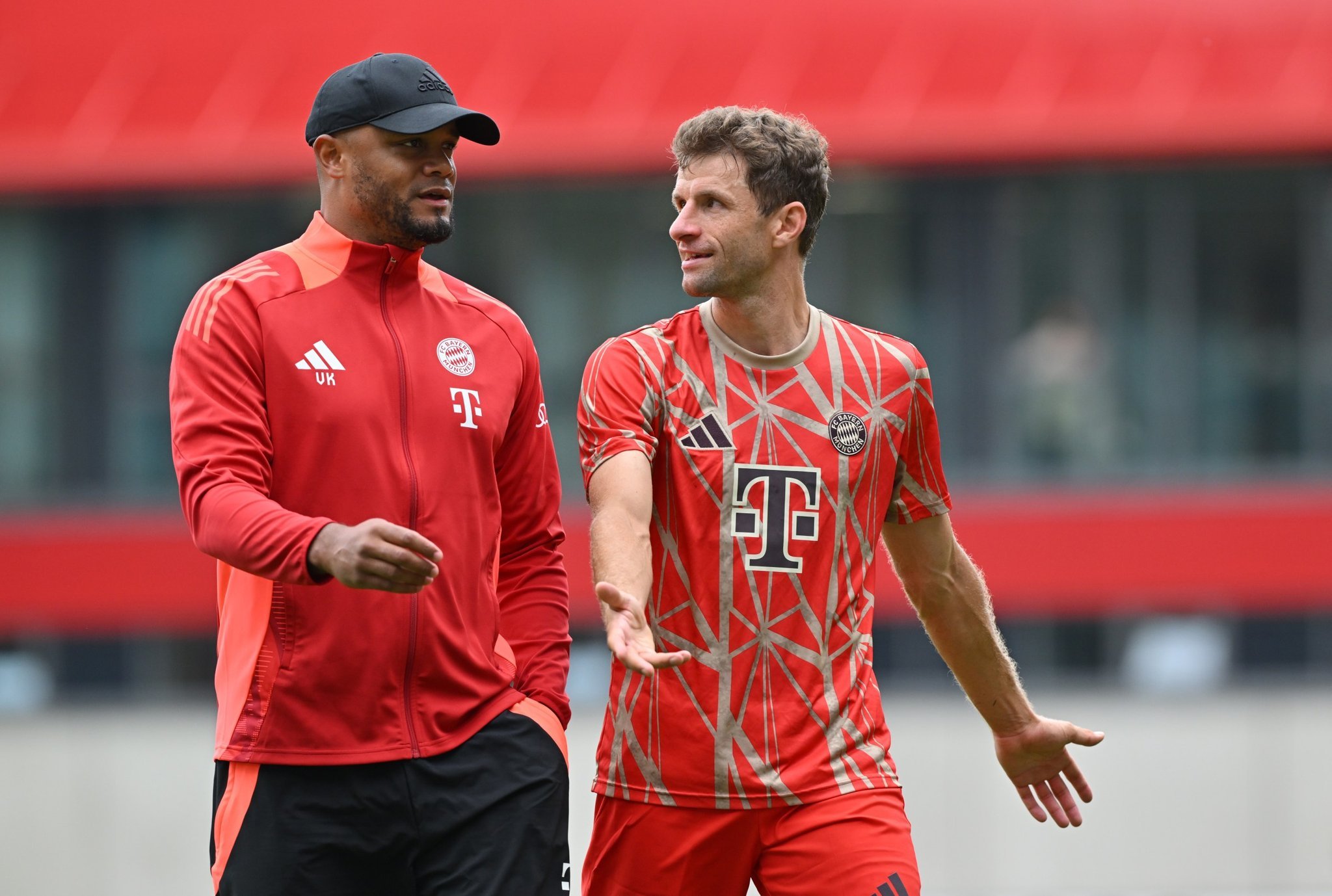 托马斯·穆勒谈孔帕尼的人盯人压迫和高强度足球风格：“这虽然不是什么新鲜事，但拜仁