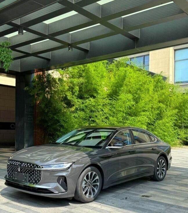 爱你老己，第一台豪华车，尊尚版小Z拿下。感谢林肯Z的一口价，不到20万就能拿下。