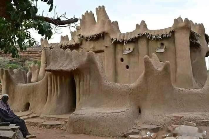 【看世界】馬里多貢地區（Dogon Country）的民居：位于西非馬里中部以‌