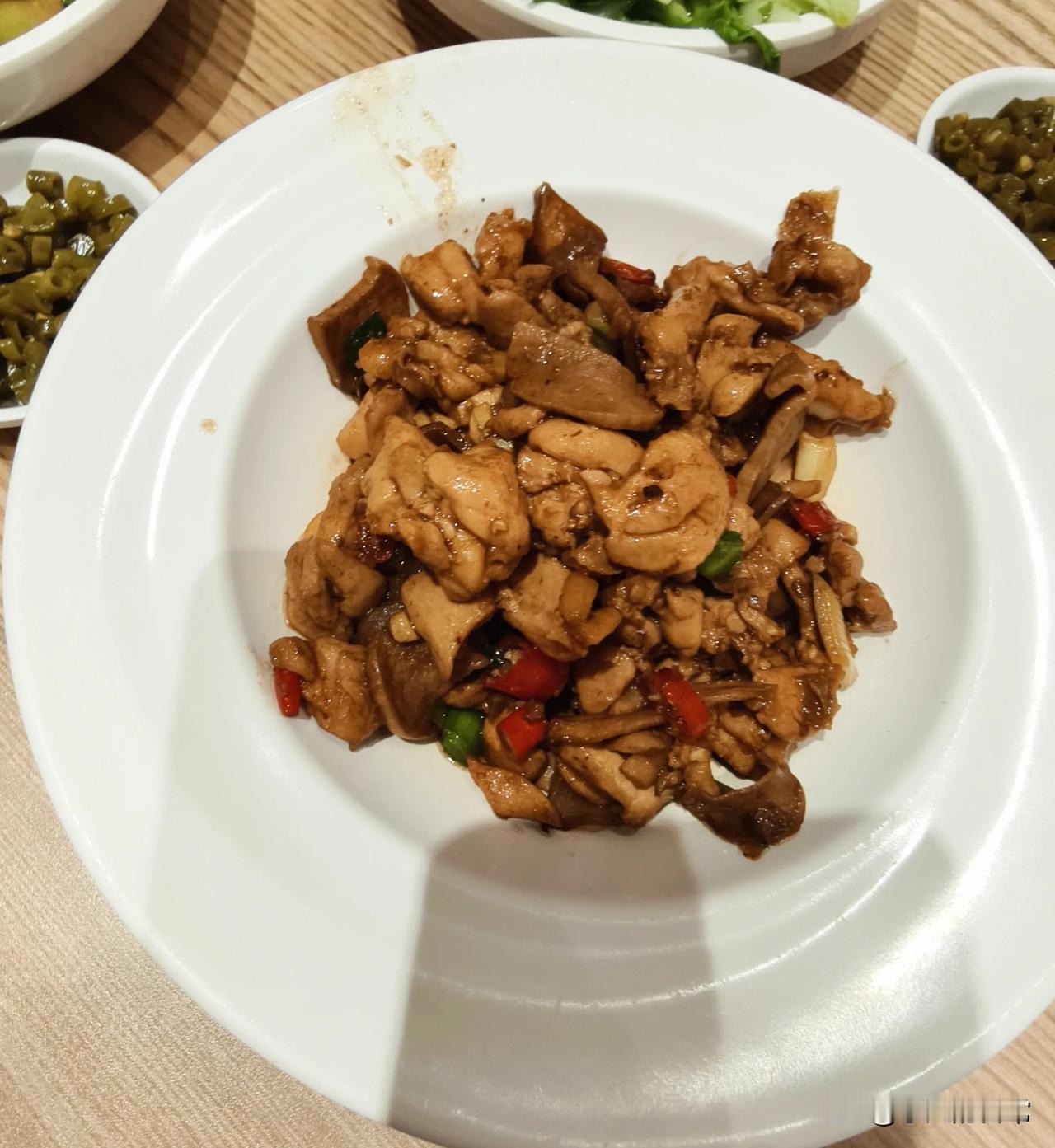 今日老俩口从长乐路到河西，来来回回走了八千多步。

中午饭都没做，就在外面吃的简