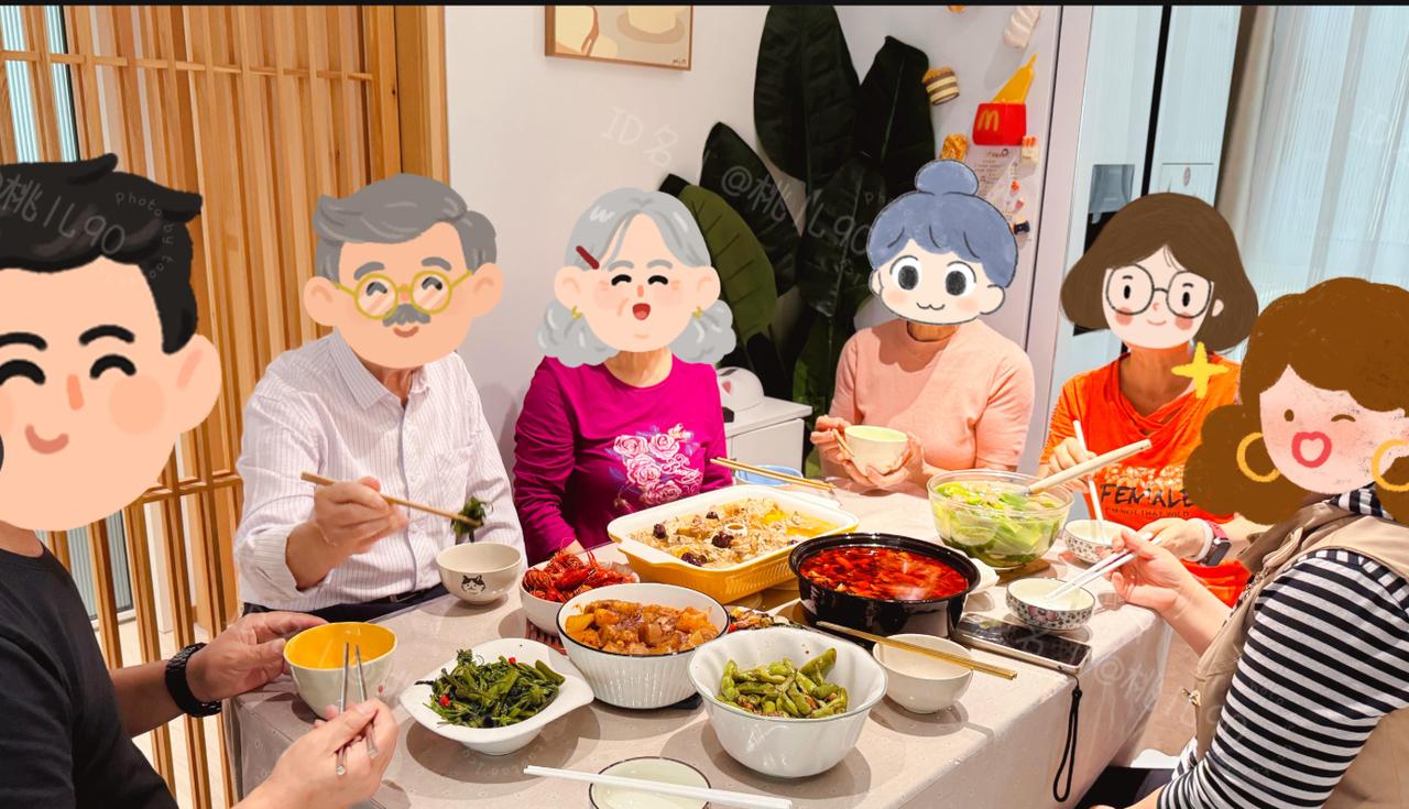 我妈说“我养你小你养我老”，我回了一句让她整晚没睡着…
那天家庭聚餐，我妈又在饭